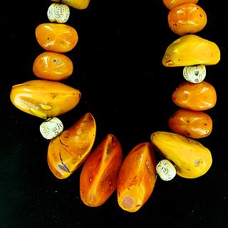 Exceptional old amber (copal) necklace 05.05.353